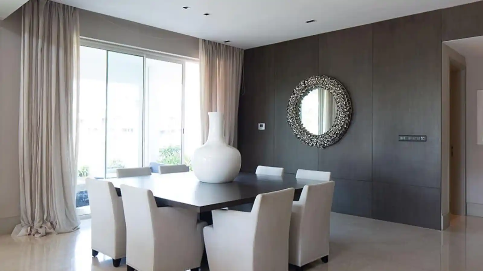Hiranandani-Devanahalli-Villas-Dining-Area